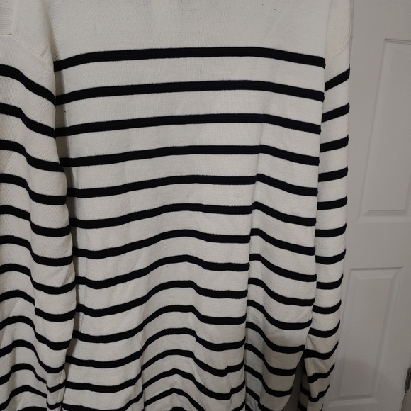 Sweater - Picture 7 of 10